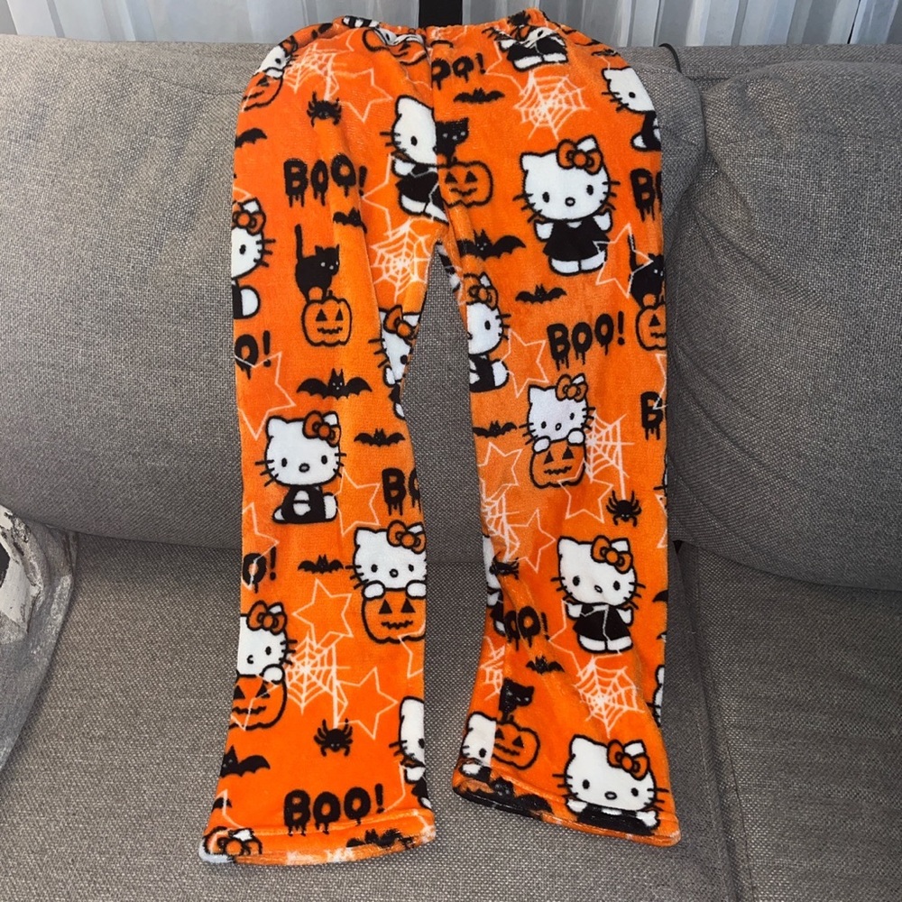 Hello kitty pyjamas 🖤🧡 ( new ) - Picture 2 of 5